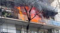 Se incendió un edificio lindero a la casa de Cristina Kirchner: dos personas fueron trasladadas