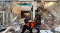 Terremoto de magnitud 7,7 en Indonesia: confirman al menos 38 muertos y graves destrozos