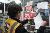 Tras el decreto de Jorge Macri, la Ciudad clausuró en Once una galería y 10 cuevas de celulares robados