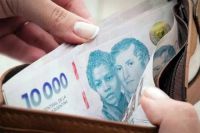 El Gobierno oficializó un nuevo salario mínimo de $383.800 con aumentos progresivos