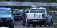 Macabro hallazgo en Merlo: obreros instalaban un poste de luz y encontraron un bebé enterrado en una bolsa