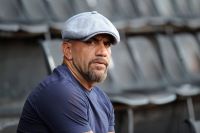 "Una puesta en escena ridícula": Verón explotó por los arbitrajes y el trato a los hinchas
