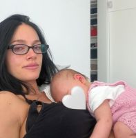 Oriana Sabatini compartió sus dulces postales de septiembre junto a su hija Gia y Dybala