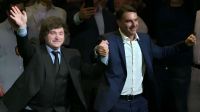 Elecciones en Brasil: Milei mantiene su respaldo a Flávio Bolsonaro en redes sociales