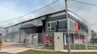Incendio en una panificadora de Burzaco: falleció el dueño y evacuaron a más de 20 personas