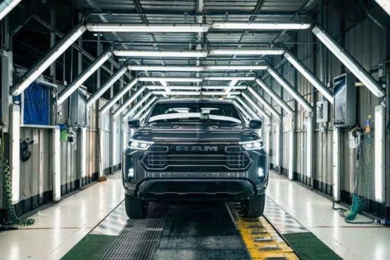 Una automotriz multinacional advirtió por posible cierre de plantas en Argentina | HaceInstantes: Toda la información en pocas palabras