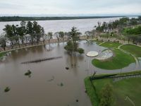 El Niño azota al río Uruguay: el agua avanza y sumó más familias evacuadas en Concordia