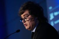 Milei cuestionó a quienes dicen que no llegan a fin de mes: “¿Cómo viven 10 días sin comer ni beber?”