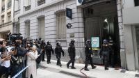  Máxima tensión en una comisaría porteña: los presos tienen a un policía de rehén